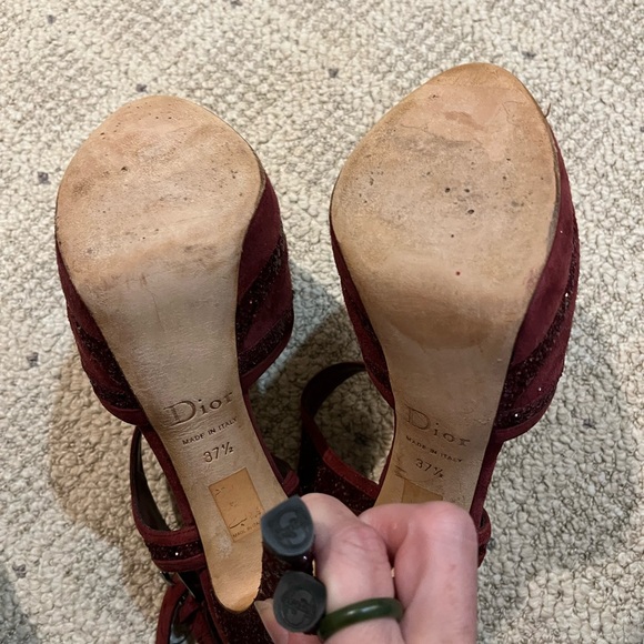 CHRISTIAN DIOR Celeste Glitter Suede T
Strap Platform Sandals. - Picture 11 of 13